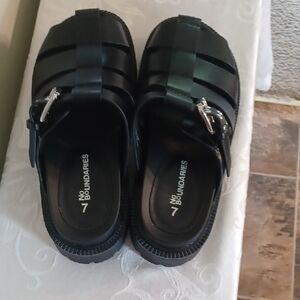 No Boundaries Black Sandals Casual Comfort